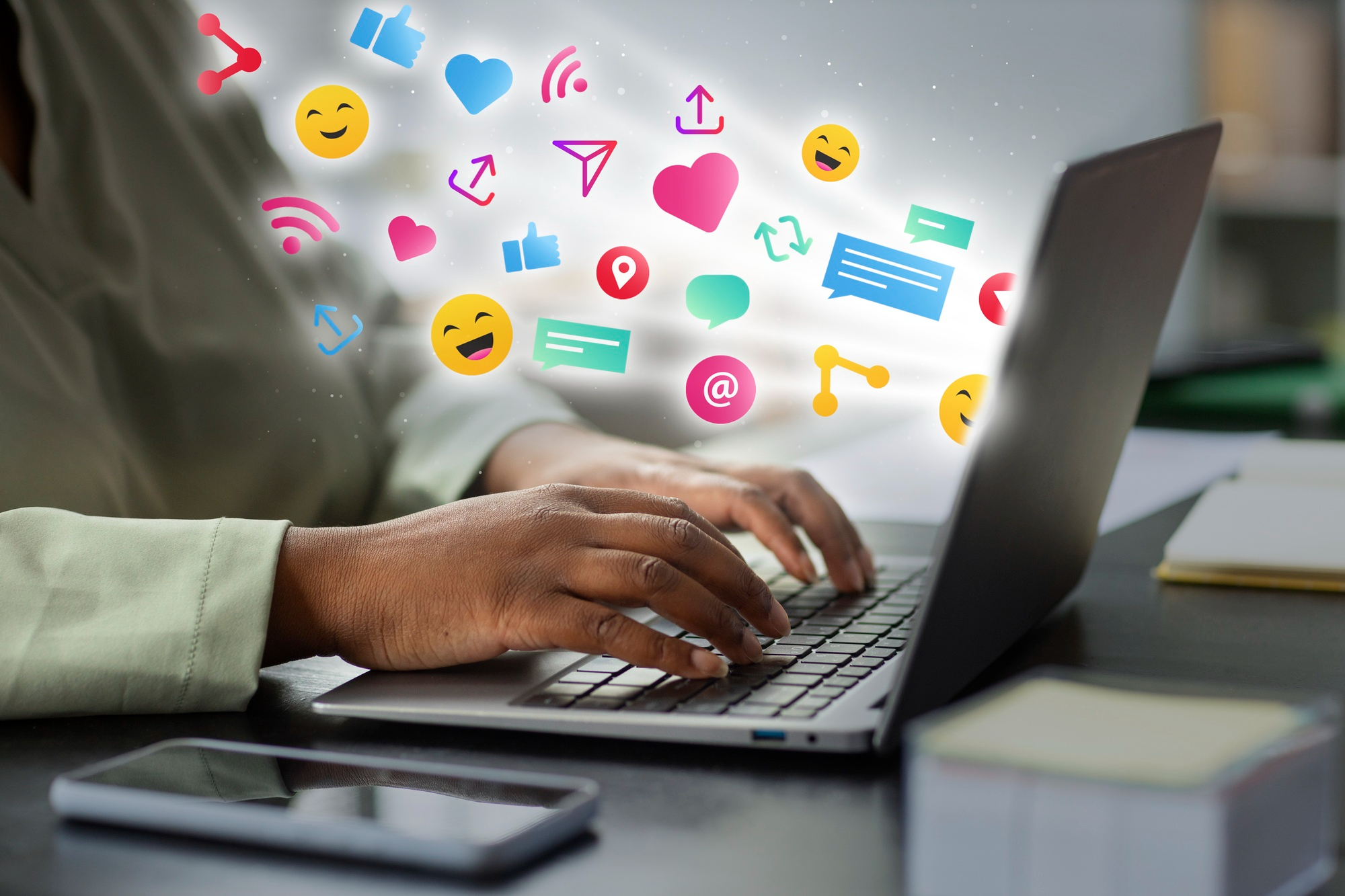 Marketing & Communication